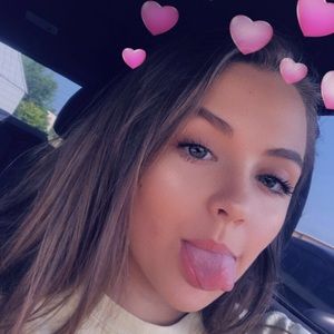 Meet your Posher, Livi